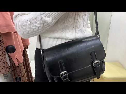 ❤️ Vieša jaunos kalės FeralBerry masturbacija su dildo aprangos kambaryje Seks video prie lt.vanalize.ru ️❤